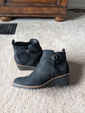 Lifestride Black Suede Wedge Ankle Booties Size 9.5
